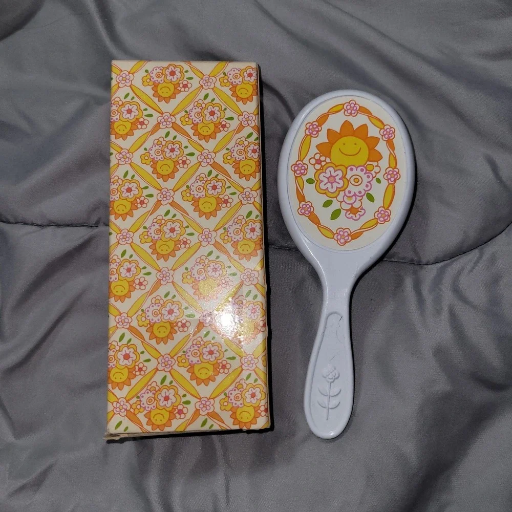 Vintage Avon Hello Sunshine Hair Brush Childrens 1980 Original Box NEW